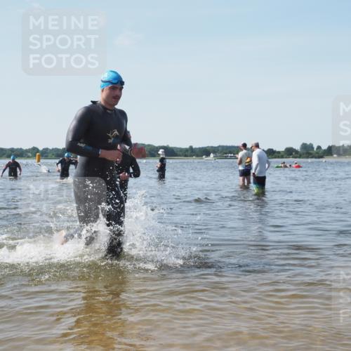 22.06.2025 - Viking Triathlon KatJ http://msf.ph/oto/8105342 22.06.2025 10:36:23 Schwimmen 42, 88, 101, 232, 251, 334, 407 meine-sportfotos.de