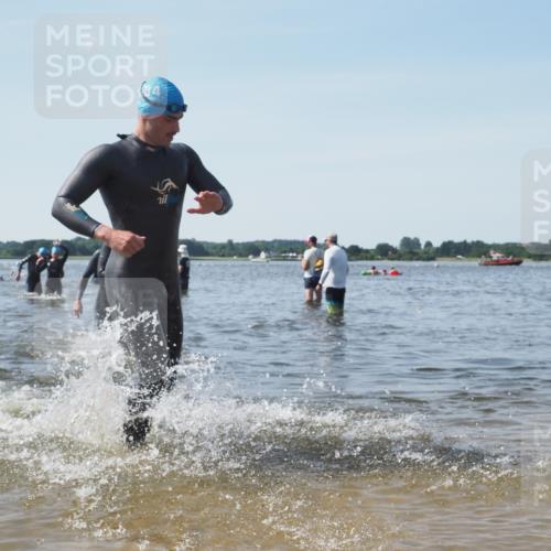 22.06.2025 - Viking Triathlon KatJ http://msf.ph/oto/8105356 22.06.2025 10:36:23 Schwimmen 42, 88, 101, 232, 251, 334, 407 meine-sportfotos.de