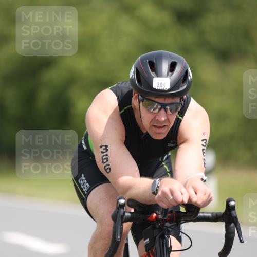 22.06.2025 - Viking Triathlon Yannick Fuchs http://msf.ph/oto/8105368 22.06.2025 12:10:02 Radfahren 59, 298, 313, 366, 386, 437, 542 meine-sportfotos.de
