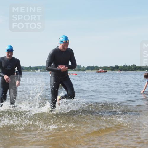 22.06.2025 - Viking Triathlon KatJ http://msf.ph/oto/8105401 22.06.2025 10:36:26 Schwimmen 42, 88, 101, 232, 251, 334, 407 meine-sportfotos.de