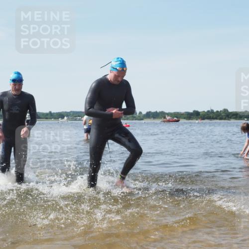 22.06.2025 - Viking Triathlon KatJ http://msf.ph/oto/8105406 22.06.2025 10:36:26 Schwimmen 42, 88, 101, 232, 251, 334, 407 meine-sportfotos.de