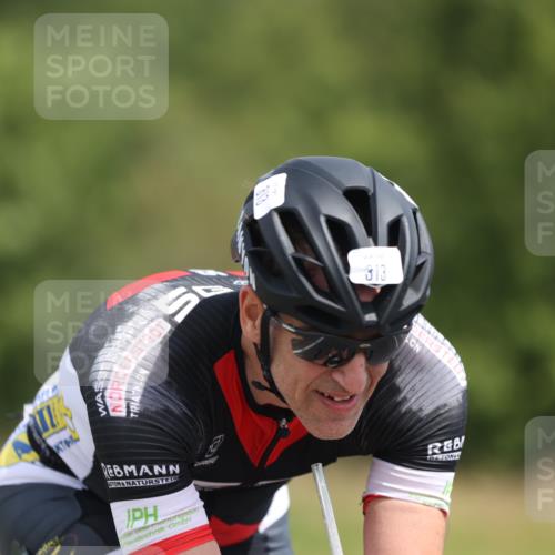 22.06.2025 - Viking Triathlon Yannick Fuchs http://msf.ph/oto/8105407 22.06.2025 12:10:06 Radfahren 57, 59, 171, 313, 366, 386 meine-sportfotos.de