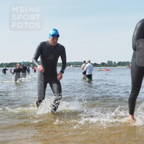 22.06.2025 - Viking Triathlon KatJ http://msf.ph/oto/8105430 22.06.2025 10:36:27 Schwimmen 42, 88, 101, 232, 251, 334 meine-sportfotos.de