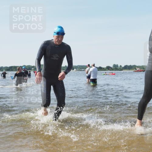 22.06.2025 - Viking Triathlon KatJ http://msf.ph/oto/8105439 22.06.2025 10:36:27 Schwimmen 42, 88, 101, 232, 251, 334 meine-sportfotos.de