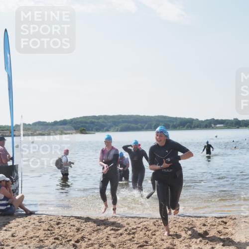 22.06.2025 - Viking Triathlon MichiJ http://msf.ph/oto/8105440 22.06.2025 10:50:42 Schwimmen 24, 48, 202, 402, 418, 533 meine-sportfotos.de