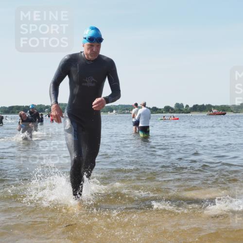 22.06.2025 - Viking Triathlon KatJ http://msf.ph/oto/8105453 22.06.2025 10:36:27 Schwimmen 42, 88, 101, 232, 251, 334 meine-sportfotos.de