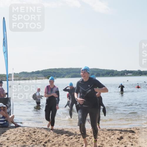22.06.2025 - Viking Triathlon MichiJ http://msf.ph/oto/8105459 22.06.2025 10:50:42 Schwimmen 24, 48, 202, 402, 418, 533 meine-sportfotos.de