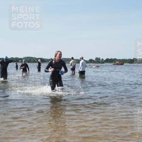 22.06.2025 - Viking Triathlon KatJ http://msf.ph/oto/8105483 22.06.2025 10:36:31 Schwimmen 42, 88, 101, 232, 251, 332 meine-sportfotos.de