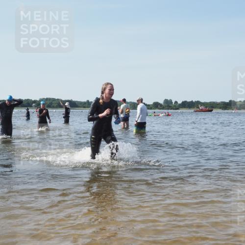 22.06.2025 - Viking Triathlon KatJ http://msf.ph/oto/8105485 22.06.2025 10:36:32 Schwimmen 42, 88, 232, 251, 332 meine-sportfotos.de