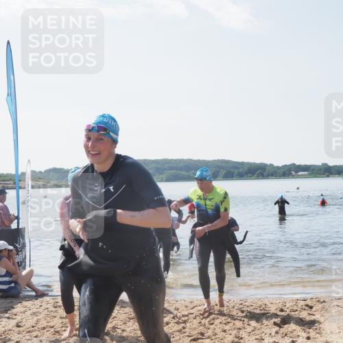 22.06.2025 - Viking Triathlon MichiJ http://msf.ph/oto/8105487 22.06.2025 10:50:43 Schwimmen 24, 48, 202, 402, 418, 533 meine-sportfotos.de