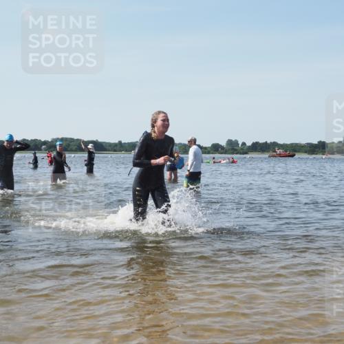 22.06.2025 - Viking Triathlon KatJ http://msf.ph/oto/8105491 22.06.2025 10:36:32 Schwimmen 42, 88, 232, 251, 332 meine-sportfotos.de