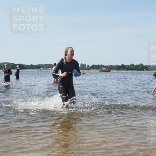 22.06.2025 - Viking Triathlon KatJ http://msf.ph/oto/8105506 22.06.2025 10:36:32 Schwimmen 42, 88, 232, 251, 332 meine-sportfotos.de