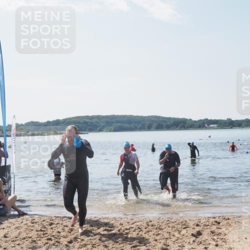 22.06.2025 - Viking Triathlon MichiJ http://msf.ph/oto/8105529 22.06.2025 10:50:46 Schwimmen 48, 402, 533 meine-sportfotos.de