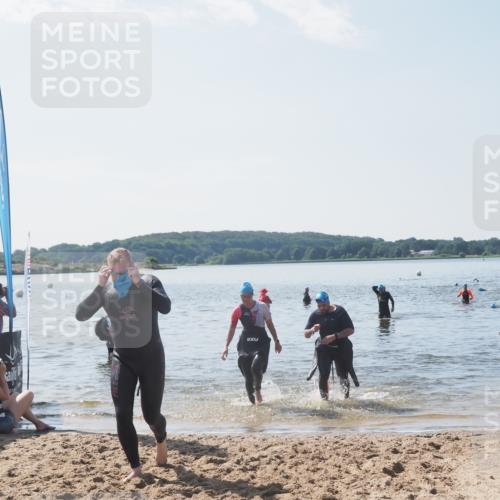 22.06.2025 - Viking Triathlon MichiJ http://msf.ph/oto/8105545 22.06.2025 10:50:46 Schwimmen 48, 402, 533 meine-sportfotos.de