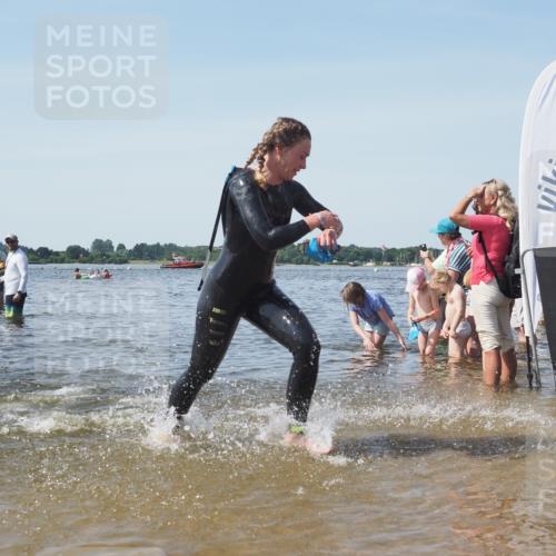 22.06.2025 - Viking Triathlon KatJ http://msf.ph/oto/8105562 22.06.2025 10:36:33 Schwimmen 42, 88, 232, 251, 332 meine-sportfotos.de