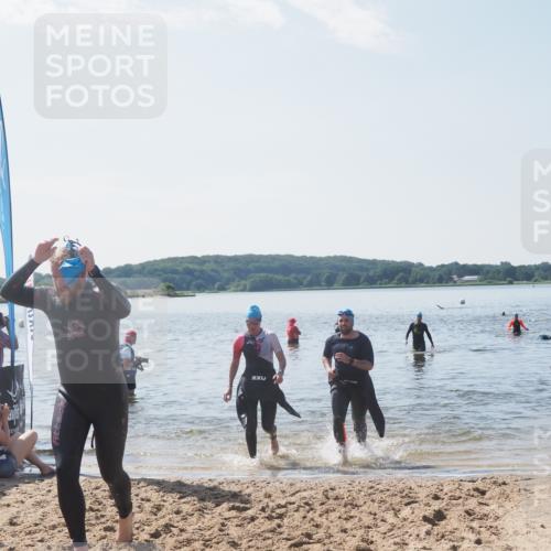 22.06.2025 - Viking Triathlon MichiJ http://msf.ph/oto/8105566 22.06.2025 10:50:47 Schwimmen 48, 402, 523, 533, 543 meine-sportfotos.de