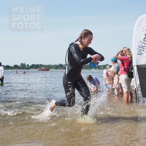 22.06.2025 - Viking Triathlon KatJ http://msf.ph/oto/8105570 22.06.2025 10:36:33 Schwimmen 42, 88, 232, 251, 332 meine-sportfotos.de