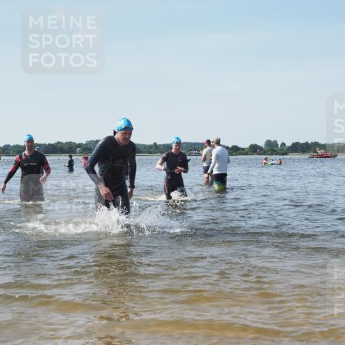 22.06.2025 - Viking Triathlon KatJ http://msf.ph/oto/8105578 22.06.2025 10:36:35 Schwimmen 42, 88, 232, 251, 332 meine-sportfotos.de