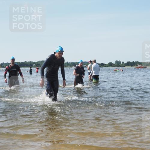 22.06.2025 - Viking Triathlon KatJ http://msf.ph/oto/8105593 22.06.2025 10:36:36 Schwimmen 42, 88, 232, 251, 332 meine-sportfotos.de