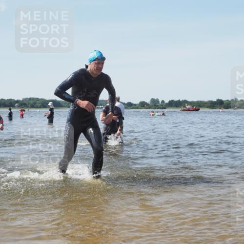 22.06.2025 - Viking Triathlon KatJ http://msf.ph/oto/8105633 22.06.2025 10:36:37 Schwimmen 42, 232, 251, 332 meine-sportfotos.de