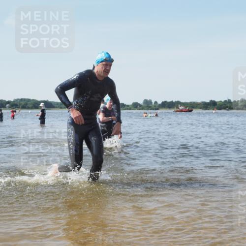 22.06.2025 - Viking Triathlon KatJ http://msf.ph/oto/8105636 22.06.2025 10:36:37 Schwimmen 42, 232, 251, 332 meine-sportfotos.de