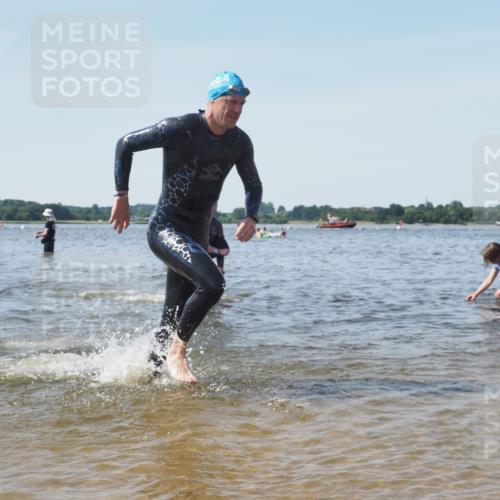22.06.2025 - Viking Triathlon KatJ http://msf.ph/oto/8105648 22.06.2025 10:36:37 Schwimmen 42, 232, 251, 332 meine-sportfotos.de