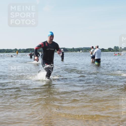 22.06.2025 - Viking Triathlon KatJ http://msf.ph/oto/8105682 22.06.2025 10:36:39 Schwimmen 42, 232, 251, 332 meine-sportfotos.de