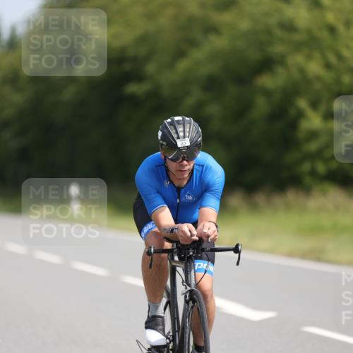 22.06.2025 - Viking Triathlon Yannick Fuchs http://msf.ph/oto/8105701 22.06.2025 11:30:01 Radfahren 150, 153, 270, 370, 376, 651 meine-sportfotos.de