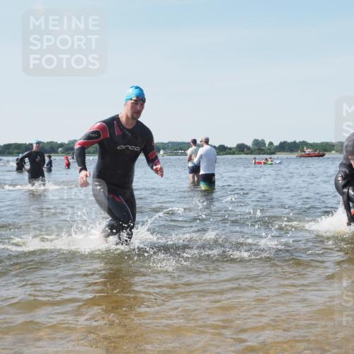 22.06.2025 - Viking Triathlon KatJ http://msf.ph/oto/8105721 22.06.2025 10:36:39 Schwimmen 42, 232, 251, 332 meine-sportfotos.de