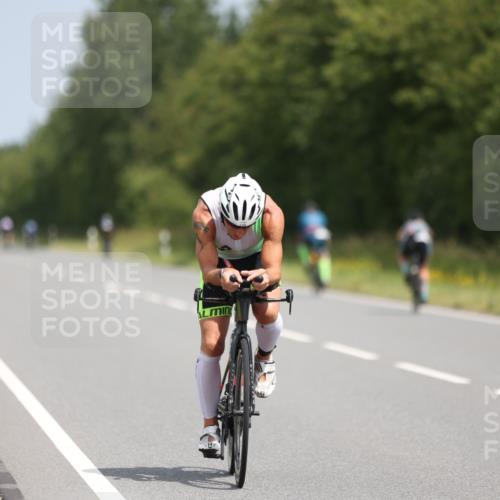 22.06.2025 - Viking Triathlon Yannick Fuchs http://msf.ph/oto/8105776 22.06.2025 12:10:50 Radfahren 106, 248, 267, 381 meine-sportfotos.de