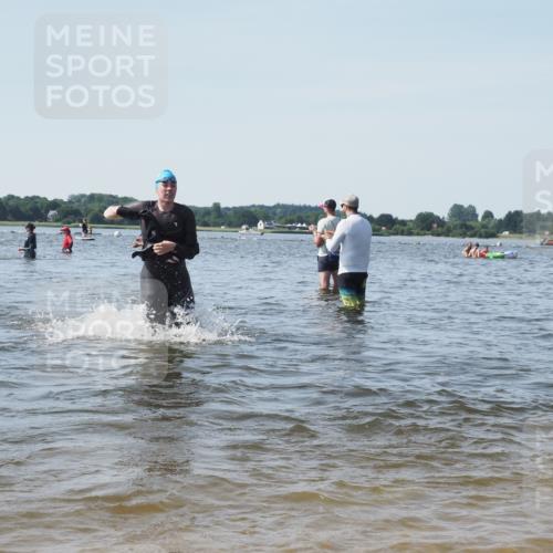 22.06.2025 - Viking Triathlon KatJ http://msf.ph/oto/8105781 22.06.2025 10:36:43 Schwimmen 232, 251, 332 meine-sportfotos.de