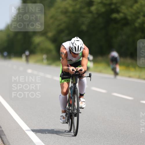 22.06.2025 - Viking Triathlon Yannick Fuchs http://msf.ph/oto/8105785 22.06.2025 12:10:50 Radfahren 106, 248, 267, 381 meine-sportfotos.de
