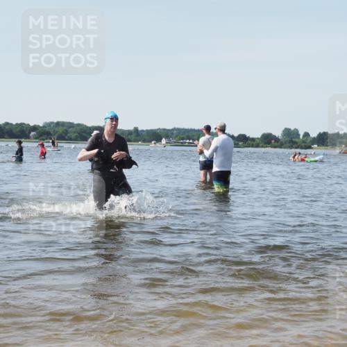 22.06.2025 - Viking Triathlon KatJ http://msf.ph/oto/8105791 22.06.2025 10:36:43 Schwimmen 232, 251, 332 meine-sportfotos.de