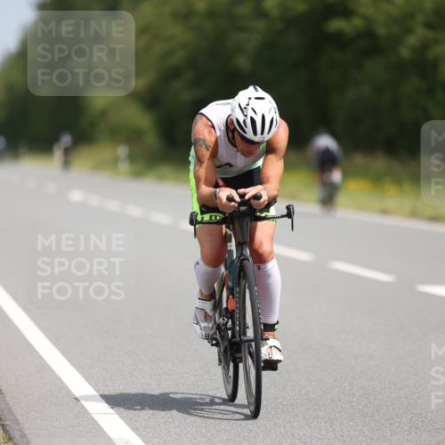 22.06.2025 - Viking Triathlon Yannick Fuchs http://msf.ph/oto/8105792 22.06.2025 12:10:50 Radfahren 106, 248, 267, 381 meine-sportfotos.de