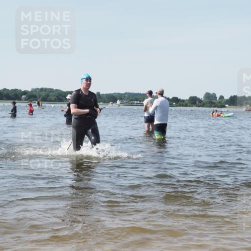 22.06.2025 - Viking Triathlon KatJ http://msf.ph/oto/8105797 22.06.2025 10:36:43 Schwimmen 232, 251, 332 meine-sportfotos.de