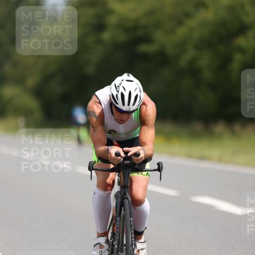 22.06.2025 - Viking Triathlon Yannick Fuchs http://msf.ph/oto/8105809 22.06.2025 12:10:50 Radfahren 106, 248, 267, 381 meine-sportfotos.de