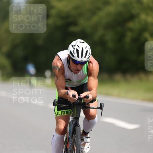 22.06.2025 - Viking Triathlon Yannick Fuchs http://msf.ph/oto/8105814 22.06.2025 12:10:51 Radfahren 248, 267, 292, 381 meine-sportfotos.de