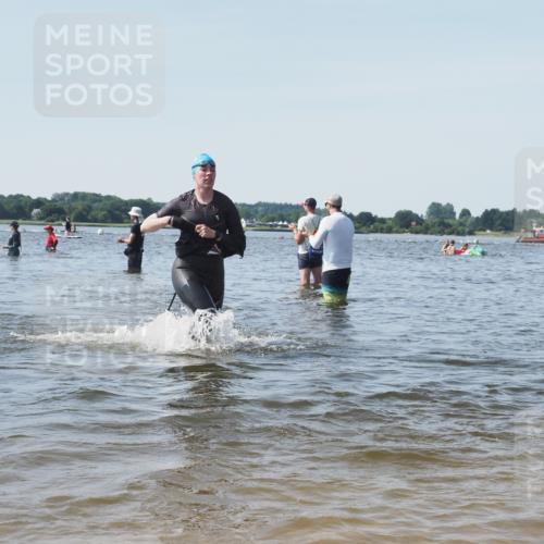 22.06.2025 - Viking Triathlon KatJ http://msf.ph/oto/8105819 22.06.2025 10:36:44 Schwimmen 332 meine-sportfotos.de