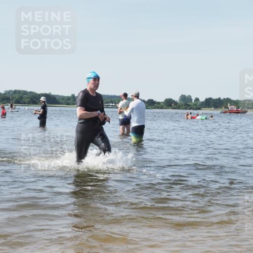 22.06.2025 - Viking Triathlon KatJ http://msf.ph/oto/8105836 22.06.2025 10:36:44 Schwimmen 332 meine-sportfotos.de