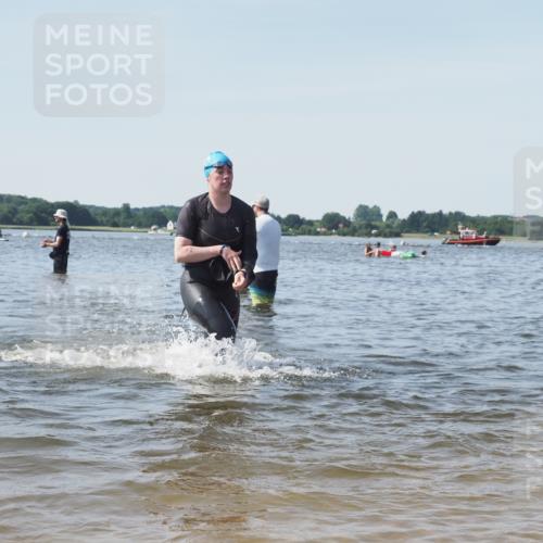 22.06.2025 - Viking Triathlon KatJ http://msf.ph/oto/8105865 22.06.2025 10:36:45 Schwimmen 332 meine-sportfotos.de