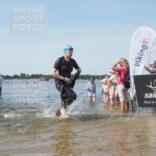22.06.2025 - Viking Triathlon KatJ http://msf.ph/oto/8105920 22.06.2025 10:36:46 Schwimmen 331, 332 meine-sportfotos.de