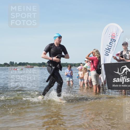22.06.2025 - Viking Triathlon KatJ http://msf.ph/oto/8105927 22.06.2025 10:36:46 Schwimmen 331, 332 meine-sportfotos.de