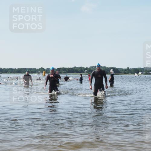 22.06.2025 - Viking Triathlon KatJ http://msf.ph/oto/8105967 22.06.2025 10:36:58 Schwimmen 331, 355, 388, 500 meine-sportfotos.de