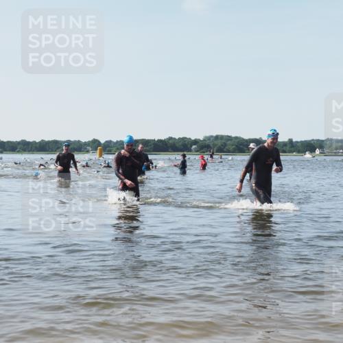 22.06.2025 - Viking Triathlon KatJ http://msf.ph/oto/8105984 22.06.2025 10:36:59 Schwimmen 331, 355, 388, 500 meine-sportfotos.de