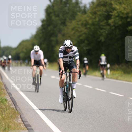 22.06.2025 - Viking Triathlon Yannick Fuchs http://msf.ph/oto/8105993 22.06.2025 12:11:10 Radfahren 107, 529, 618, 643, 658 meine-sportfotos.de