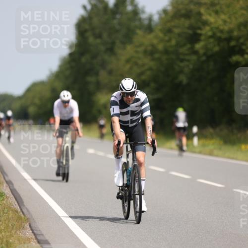 22.06.2025 - Viking Triathlon Yannick Fuchs http://msf.ph/oto/8106002 22.06.2025 12:11:11 Radfahren 107, 529, 618, 643, 658 meine-sportfotos.de