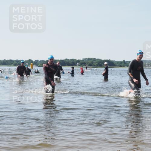 22.06.2025 - Viking Triathlon KatJ http://msf.ph/oto/8106020 22.06.2025 10:37:00 Schwimmen 331, 355, 388, 500 meine-sportfotos.de