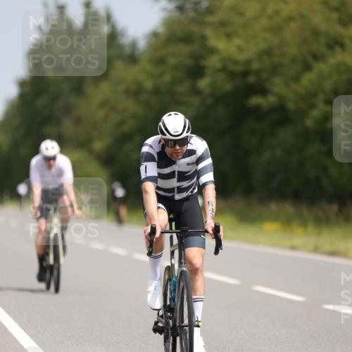 22.06.2025 - Viking Triathlon Yannick Fuchs http://msf.ph/oto/8106024 22.06.2025 12:11:11 Radfahren 107, 529, 618, 643, 658 meine-sportfotos.de