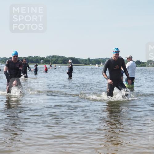 22.06.2025 - Viking Triathlon KatJ http://msf.ph/oto/8106032 22.06.2025 10:37:01 Schwimmen 331, 355, 388, 500, 513 meine-sportfotos.de