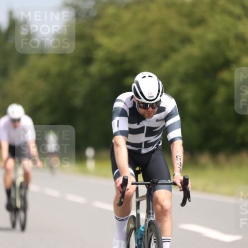 22.06.2025 - Viking Triathlon Yannick Fuchs http://msf.ph/oto/8106037 22.06.2025 12:11:12 Radfahren 107, 529, 603, 643, 658 meine-sportfotos.de